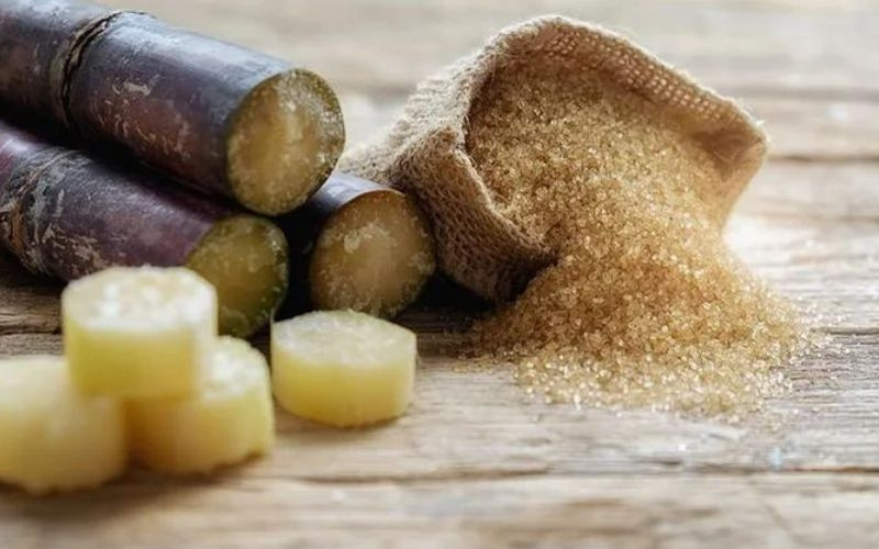 C12H22O11 là chất điện li mạnh hay yếu?