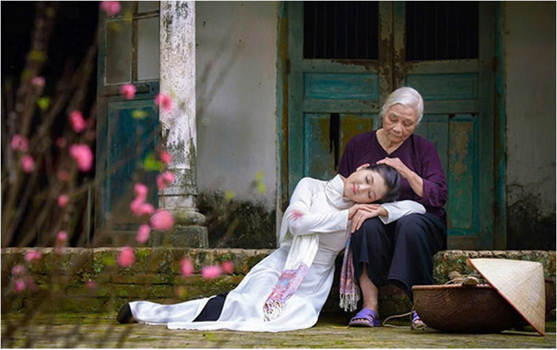 Cảm nhận về bài thơ Trở về với mẹ ta thôi (Cả đời ra bể vào ngòi...)