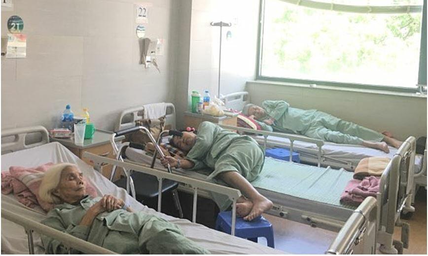 Đọc hiểu bài Hai bệnh nhân trong bệnh viện - Ảnh 2