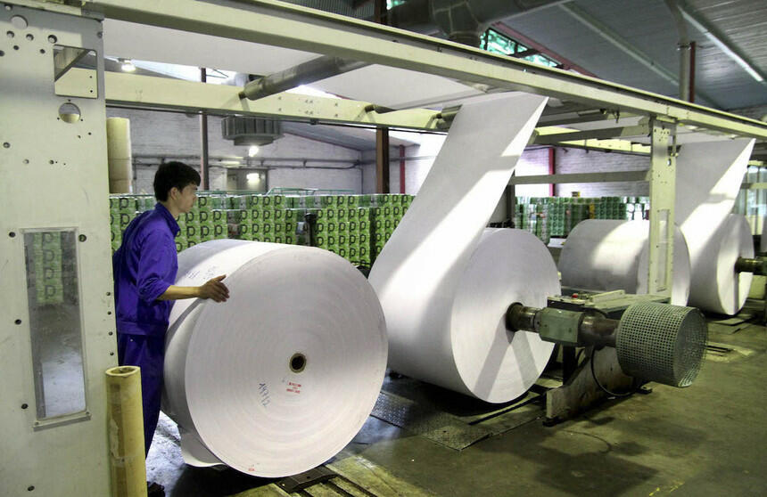 Em hãy cho biết trên thị trường giấy Việt Nam có sản phẩm của những nhà sản xuất giấy ở những quốc gia nào?