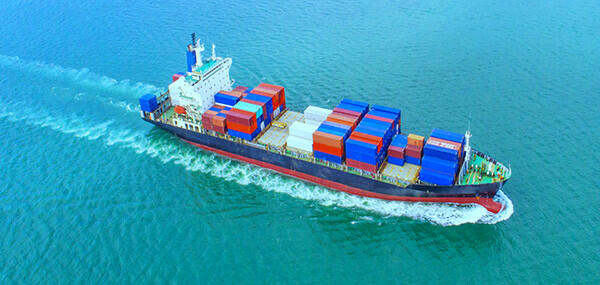 Hàng hoá vận chuyển bằng đường biển trên thế giới, chủ yếu là Dầu mỏ và sản phẩm của dầu mỏ. 