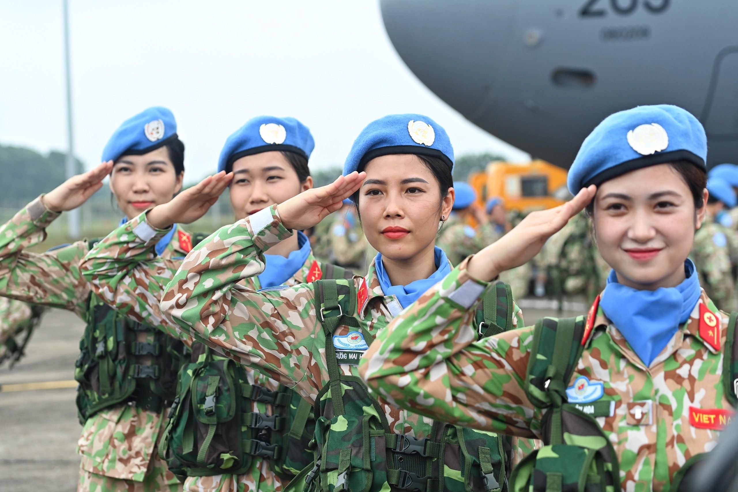 Hãy tìm hiểu và nêu một số hoạt động của Việt Nam trong việc tham gia vào lực lượng gìn giữ hoà bình của Liên hợp quốc