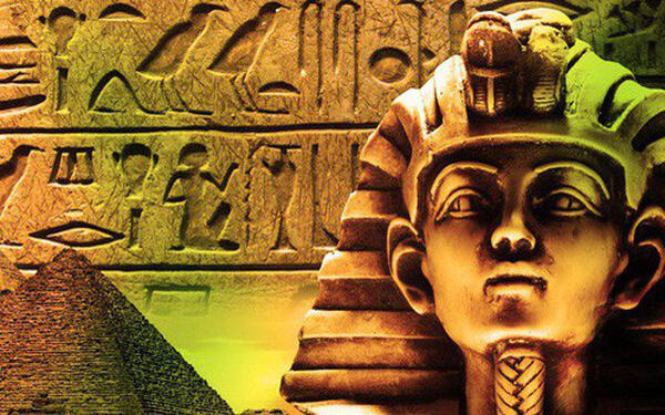 Pharaoh trong tiếng Ai Cập cổ có nghĩa là? 