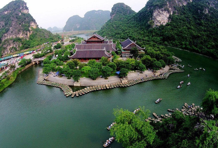 Phân tích Ngõ Tràng An của Vân Long