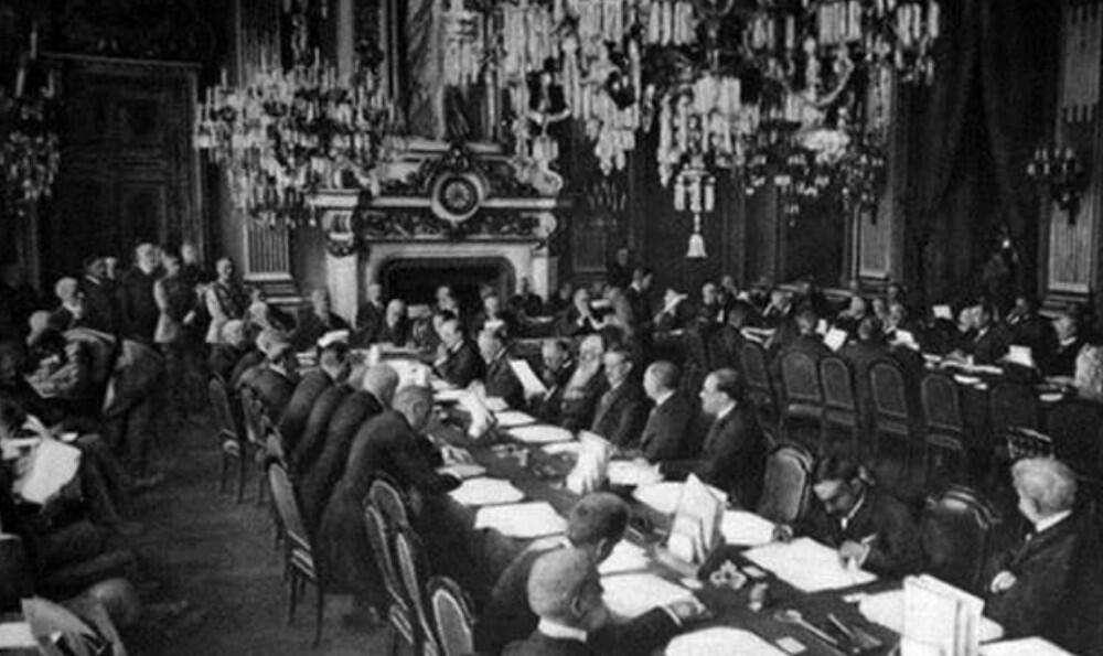 So sánh Trật tự hai cực Ianta và trật tự Vécxai Oasinhtơn