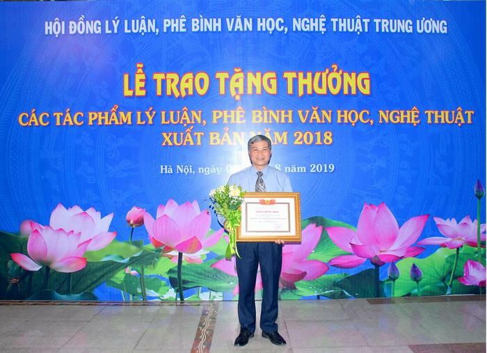 Tác giả Lê Quang Hưng