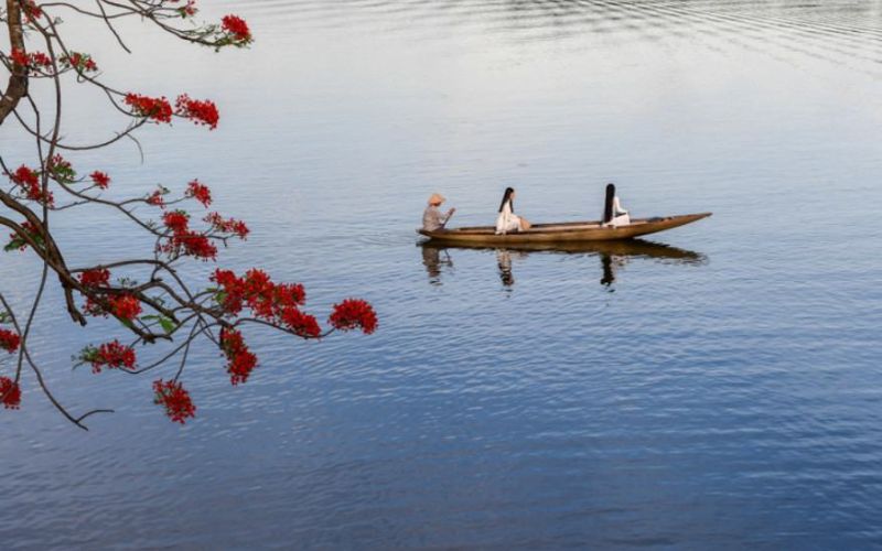 Tóm tắt Ai đã đặt tên cho dòng sông ngắn nhất