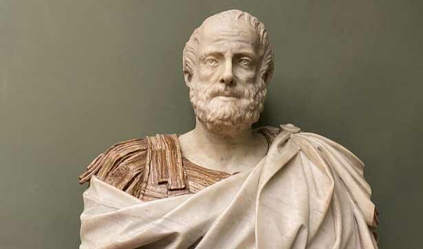 Triết gia Hy Lạp nổi tiếng nhất và là thầy của Alexander đại đế?