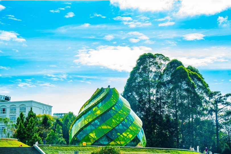Viết bài văn kể lại một chuyến đi đã để lại cho em nhiều suy nghĩ và tình cảm sâu sắc