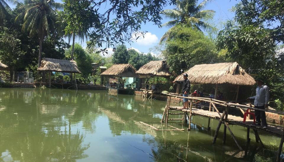  Viết đoạn văn (khoảng 7 – 9 câu) phân tích hai câu thơ gây ấn tượng nhất với em trong bài thơ Thu điếu ảnh 2